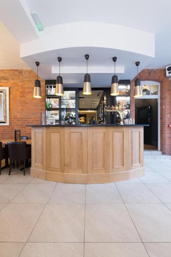 The Wheatsheaf Hotel, ساندباك المظهر الخارجي الصورة The bar at the restaurant